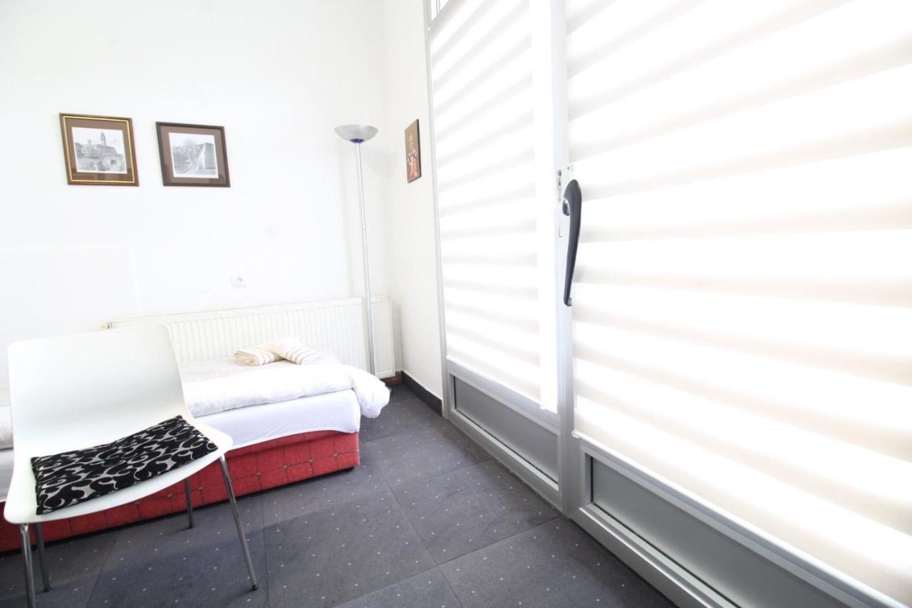 Nikolaj Mirlikiski Novi Sad Extérieur photo